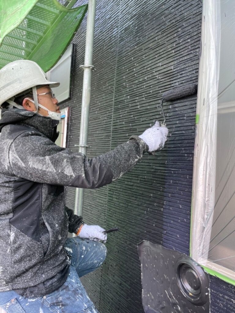 熊本市南区T内科クリニック　外壁　上塗り　状況