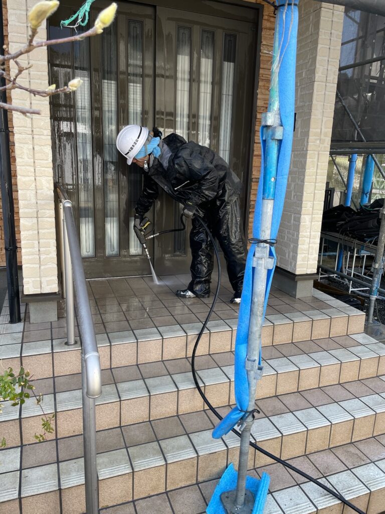 熊本市西区O様邸　玄関土間　高圧洗浄　状況