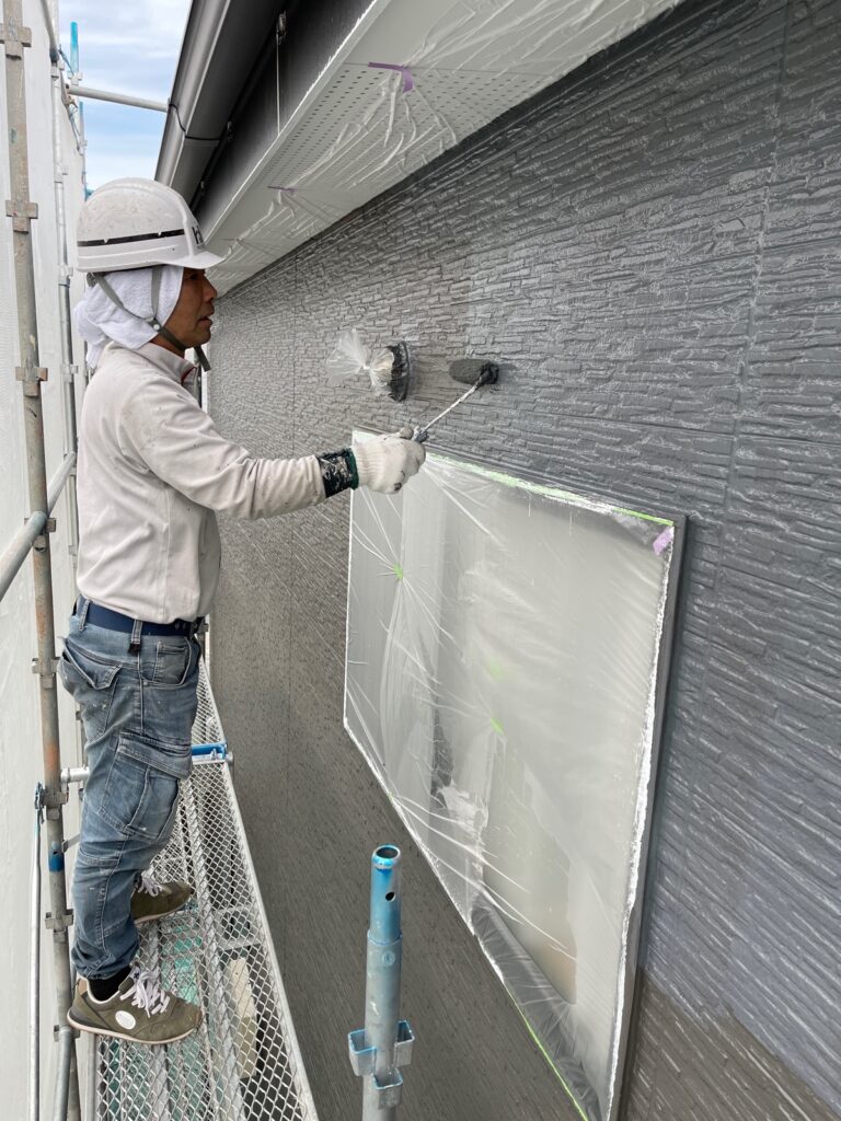 熊本市南区K様邸外壁塗装上塗り状況