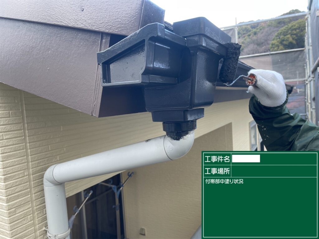 熊本市西区M様邸屋根塗装・外壁塗装工事付帯部塗装状況